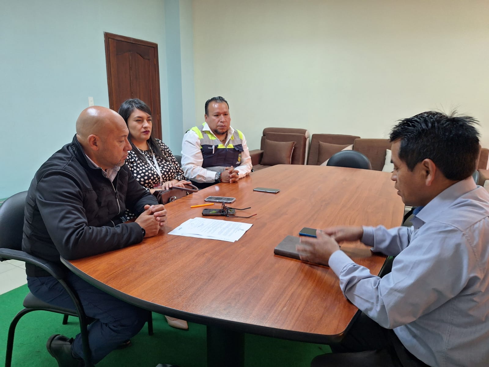 GADP PICAIHUA Y MUNICIPALIDAD DE AMBATO COORDINAN DETALLES PARA LA FERIA DE FINADOS 2025
